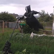 Lade das Bild in den Galerie-Viewer, Geister Vogelscheuche
